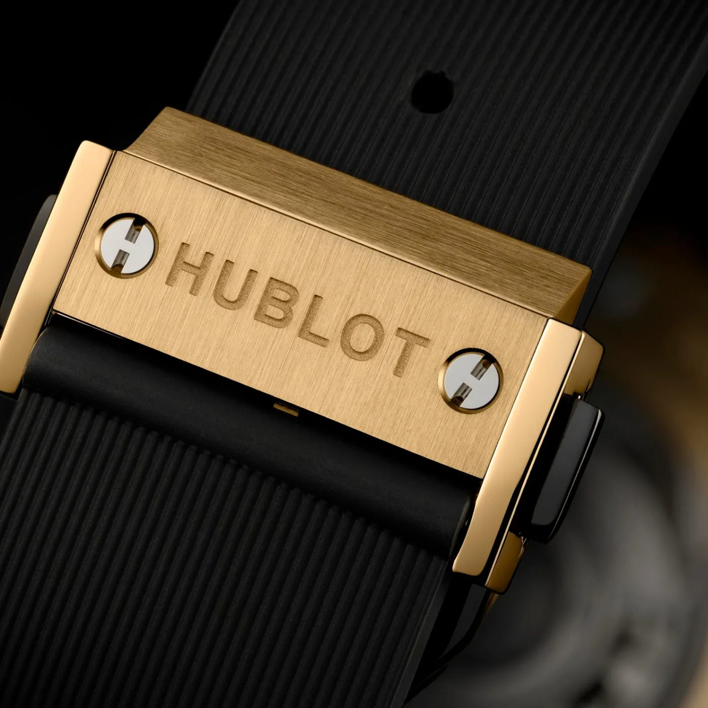 Hublot Classic Fusion Chronograph Yellow Gold New