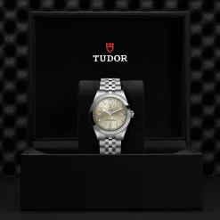 Tudor Black Bay 39 Fashion