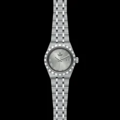 Tudor Royal Hot