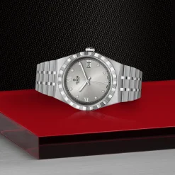 Tudor Royal Hot