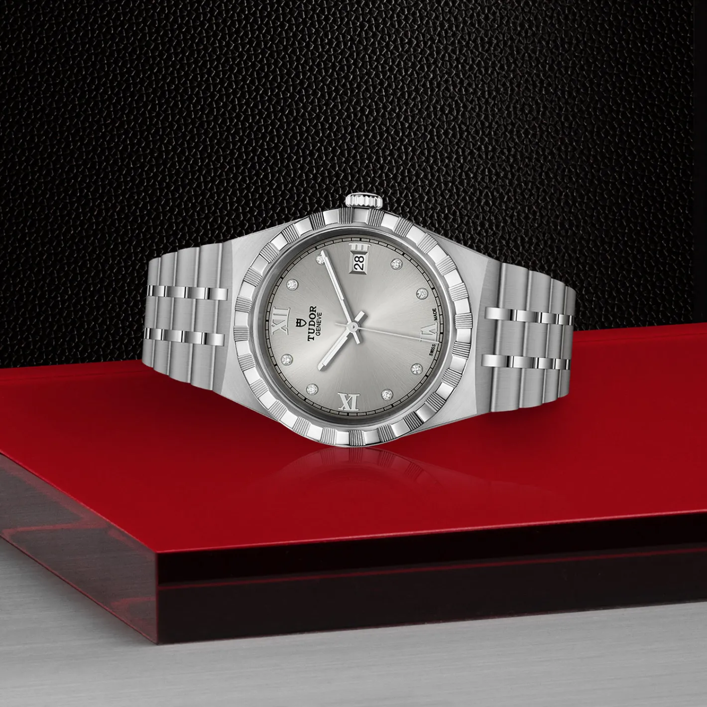 Tudor Royal Hot