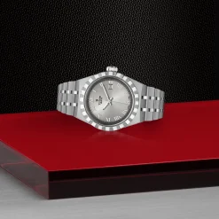 Tudor Royal Hot