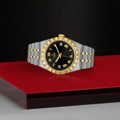 Tudor Royal Hot