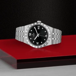 Tudor Royal Hot