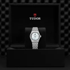 Tudor Royal Hot
